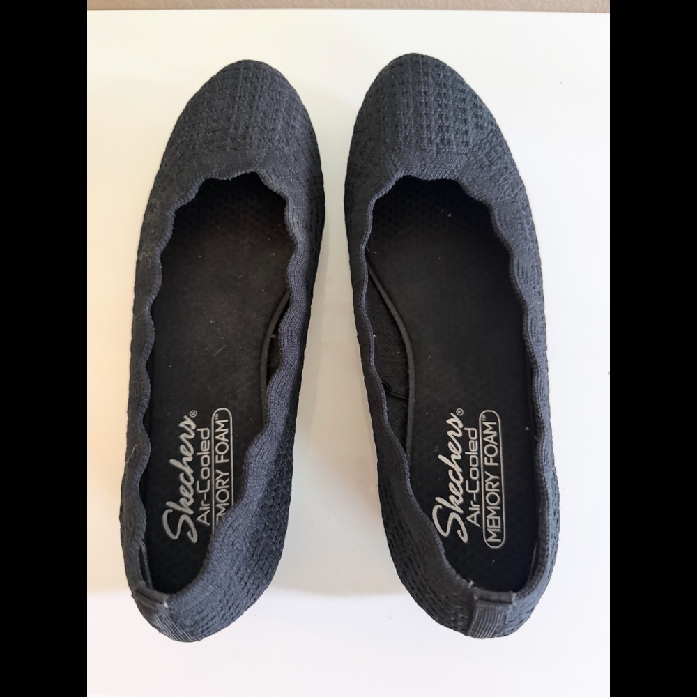 Skechers - Size 9.5